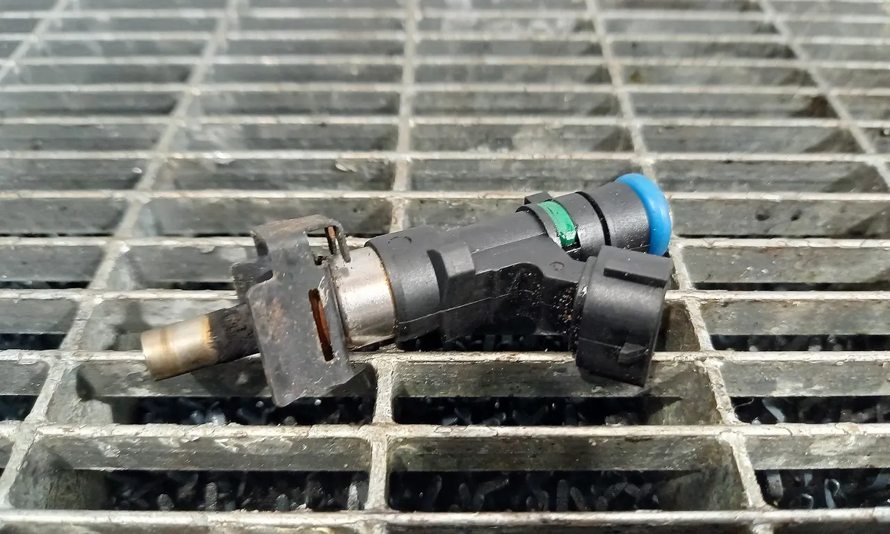 INJECTOR DACIA SANDERO II 2012-2019