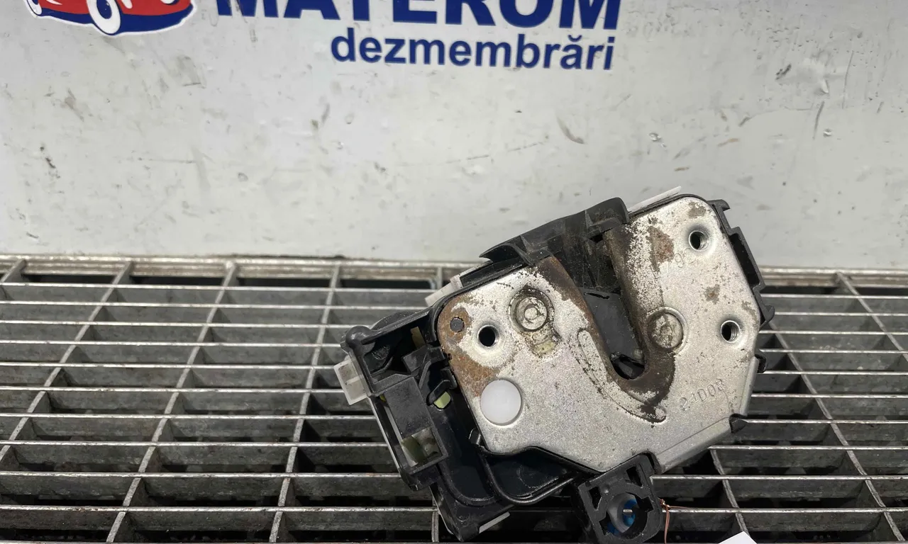 INCUIETOARE USA FATA DREAPTA FIAT 500 C 2009-2015