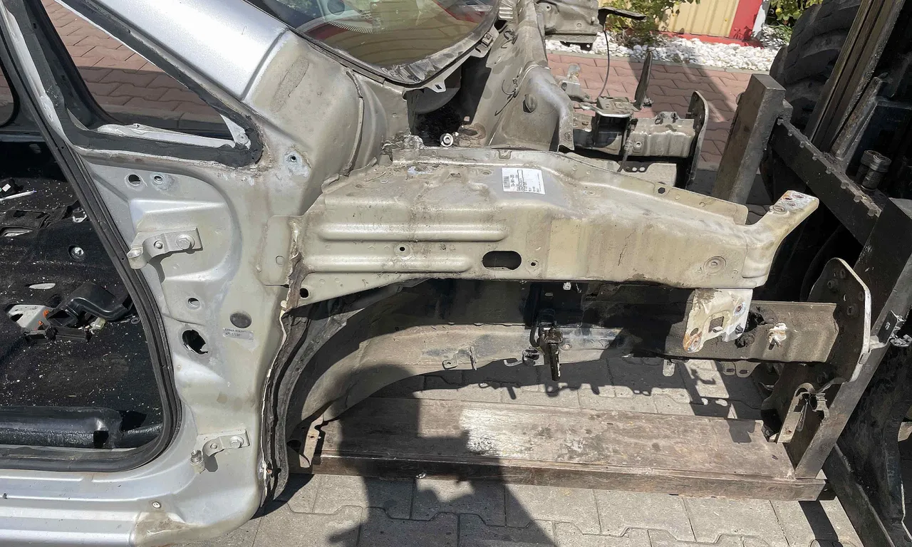 LONJERON DREAPTA FIAT LINEA 2006-2012
