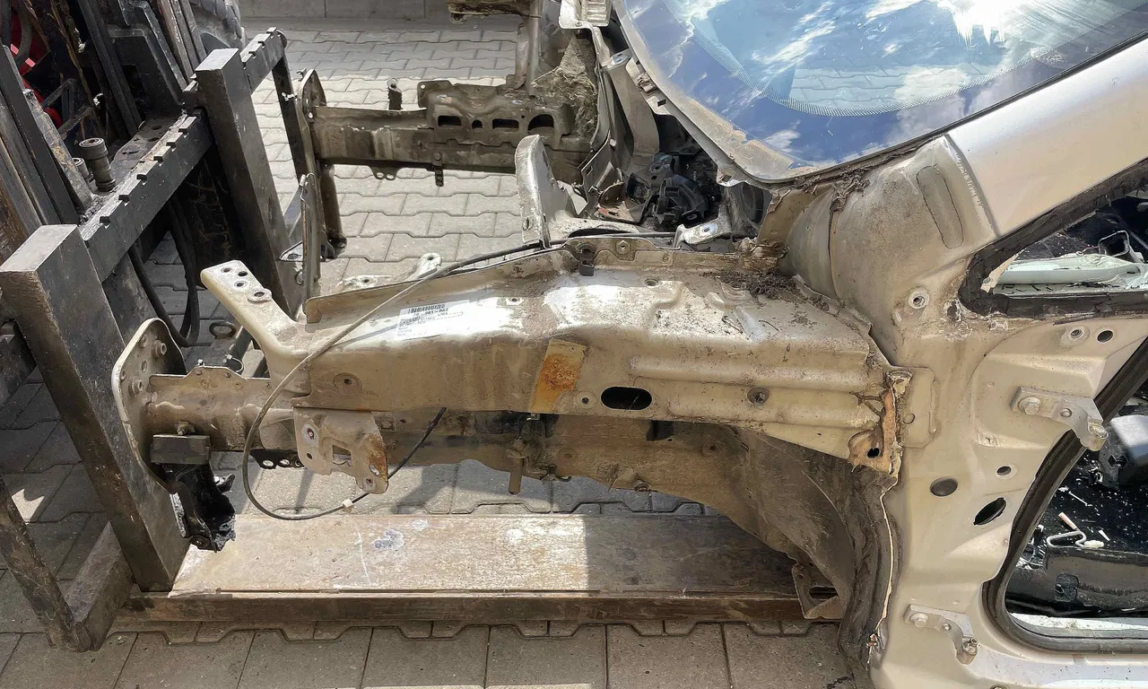 LONJERON STANGA FIAT LINEA 2006-2012