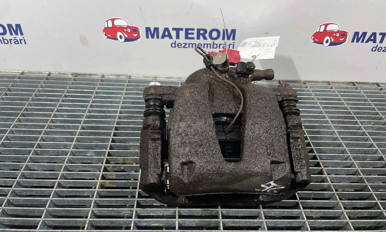 ETRIER FATA STANGA FIAT LINEA 2006-2012