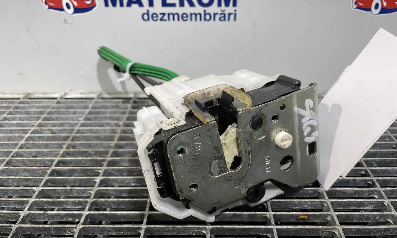INCUIETOARE USA SPATE STANGA FIAT TIPO 2015-2020