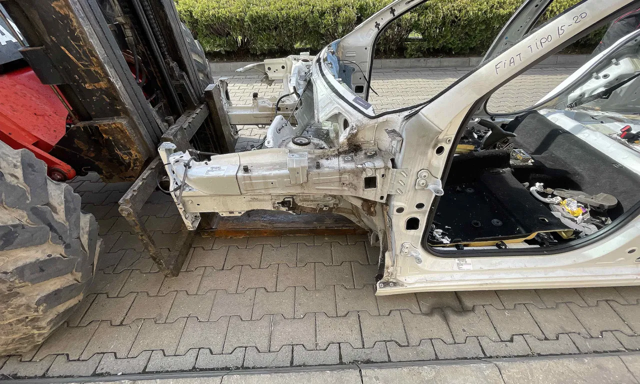 LONJERON STANGA FIAT TIPO 2015-2020