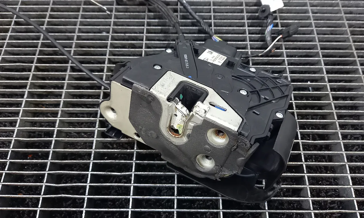 INCUIETOARE USA FATA DREAPTA FORD B-MAX 2012-2017