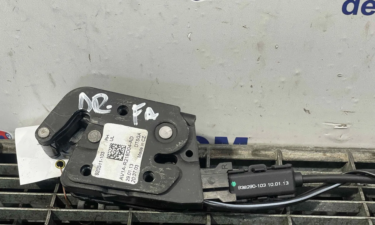 INCUIETOARE USA FATA DREAPTA FORD B-MAX 2012-2017