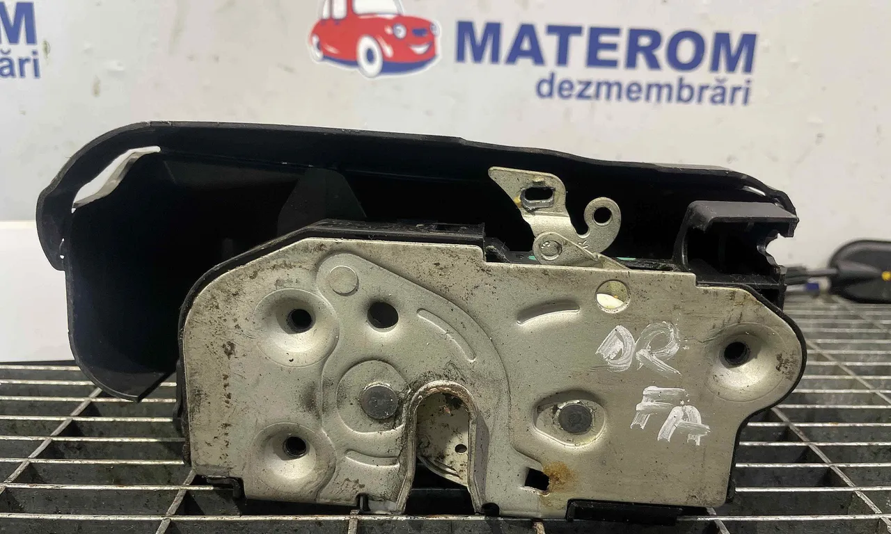 INCUIETOARE USA FATA DREAPTA FORD B-MAX 2012-2017