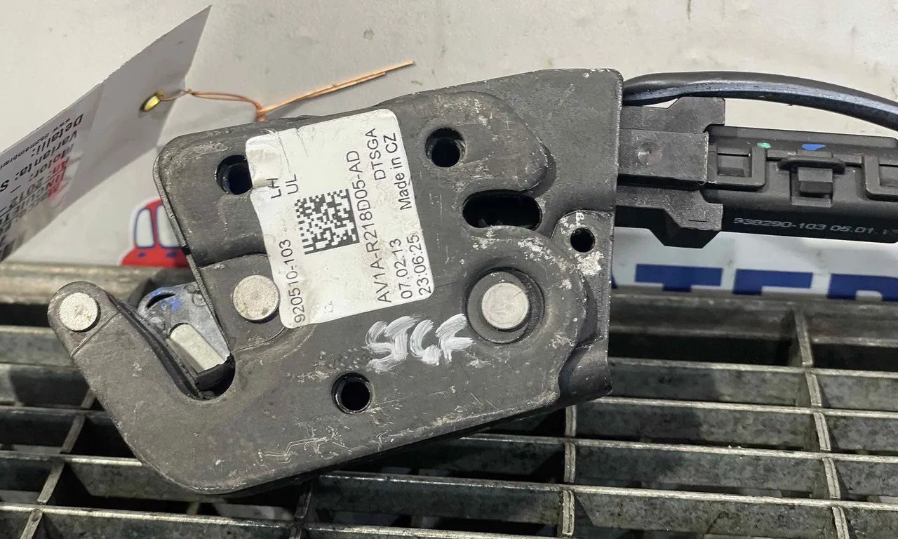 INCUIETOARE USA FATA STANGA FORD B-MAX 2012-2017