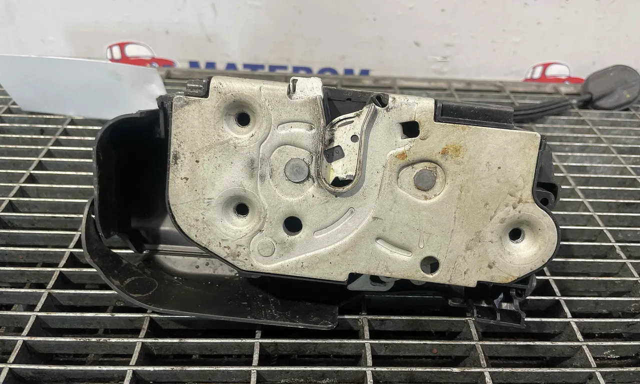 INCUIETOARE USA FATA STANGA FORD B-MAX 2012-2017