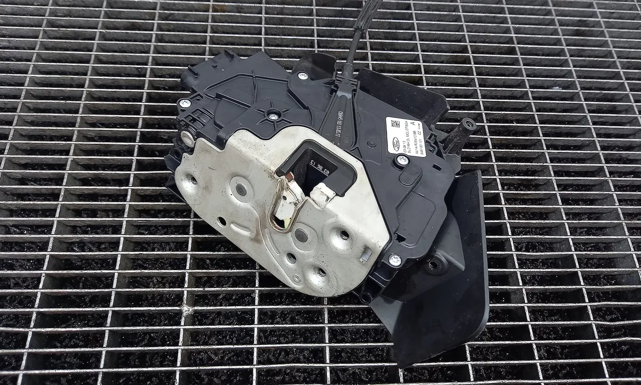 INCUIETOARE USA LATERALA FORD B-MAX 2012-2017