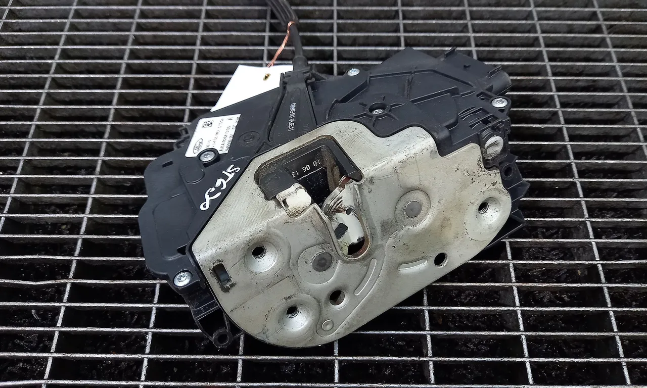 INCUIETOARE USA SPATE STANGA FORD B-MAX 2012-2017
