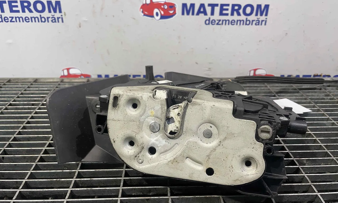INCUIETOARE USA SPATE STANGA FORD B-MAX 2012-2017