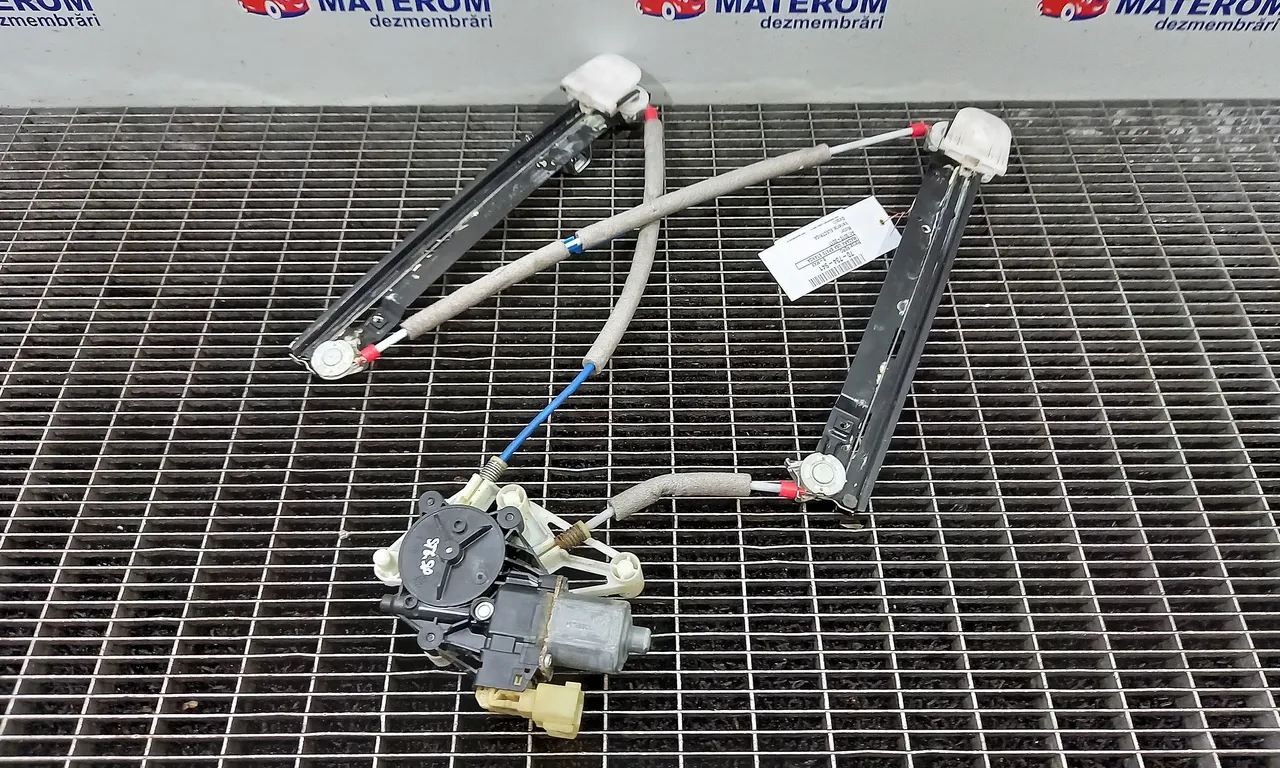 MACARA USA SPATE STANGA FORD B-MAX 2012-2017