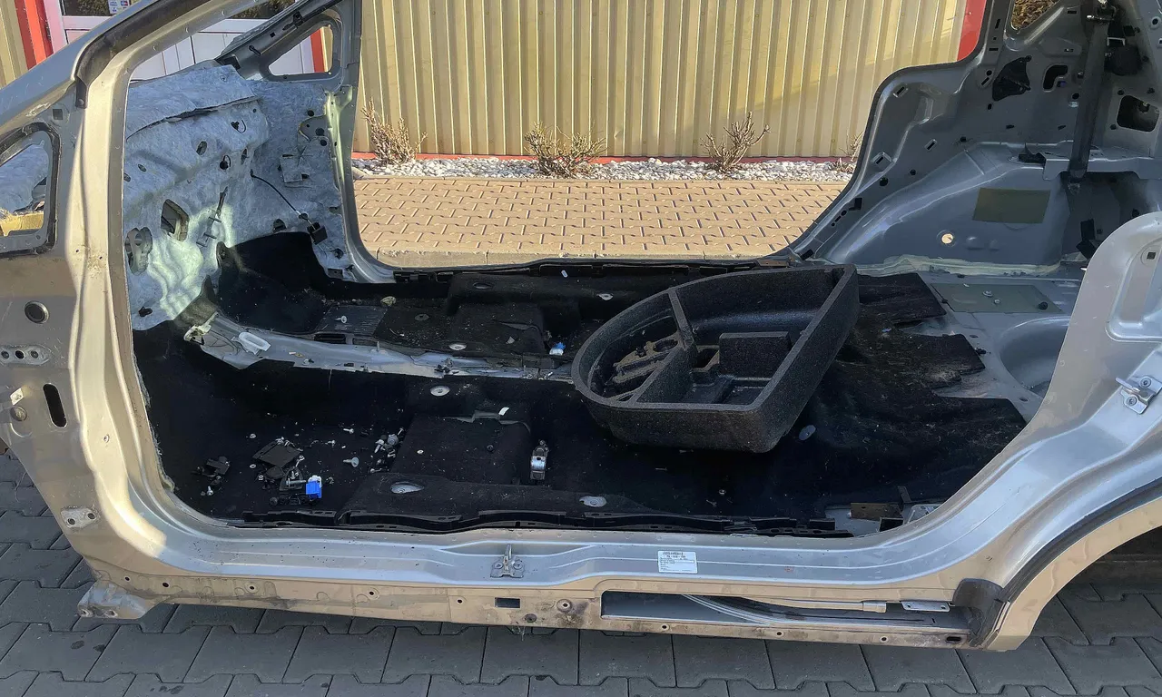 PRAG STANGA FORD B-MAX 2012-2017