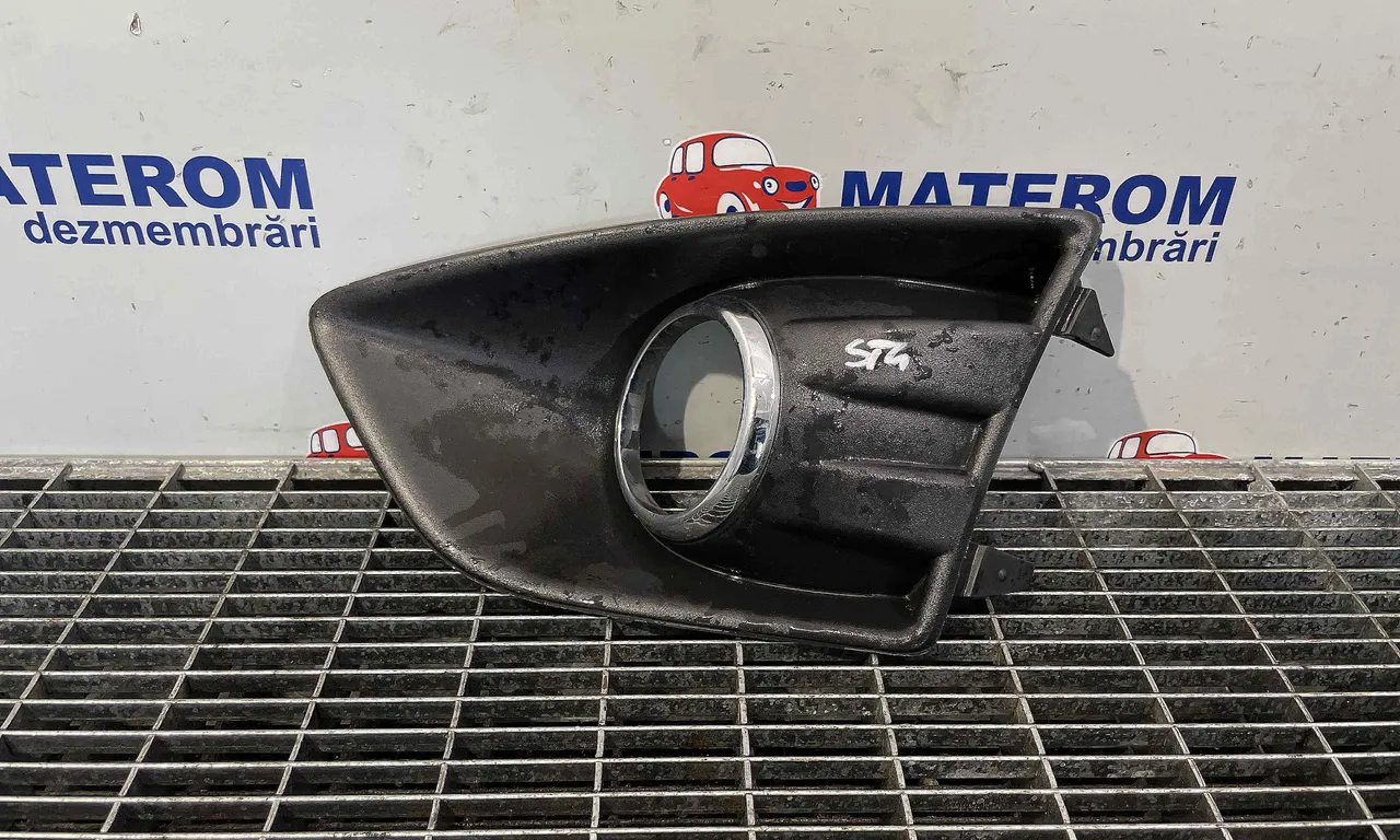 ORNAMENT HALOGEN FORD C-MAX II 2010-2019
