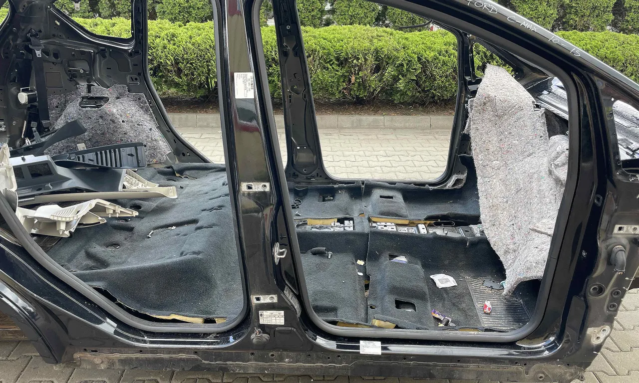 PRAG DREAPTA FORD C-MAX II 2010-2019