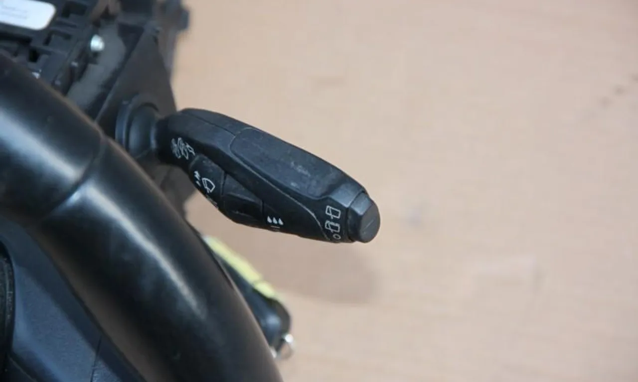 Ansamblu manete (semnalizare si stergatoare) FORD C-MAX II 2010-2019