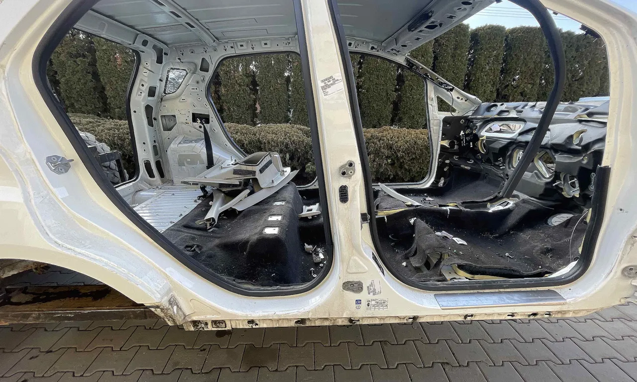 STALP MIJLOC DREAPTA FORD ECOSPORT 2011-2022