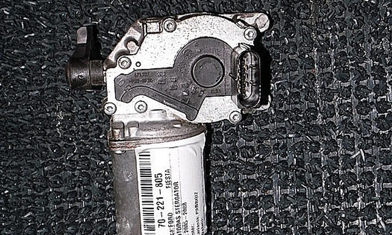 MOTORAS STERGATOR PARBRIZ FORD FIESTA V 2002-2010