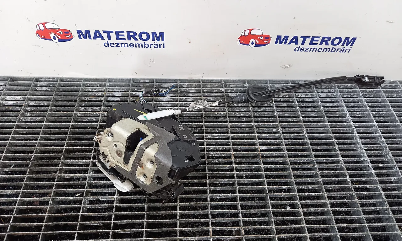 INCUIETOARE USA FATA DREAPTA FORD FIESTA VI 2008-2017