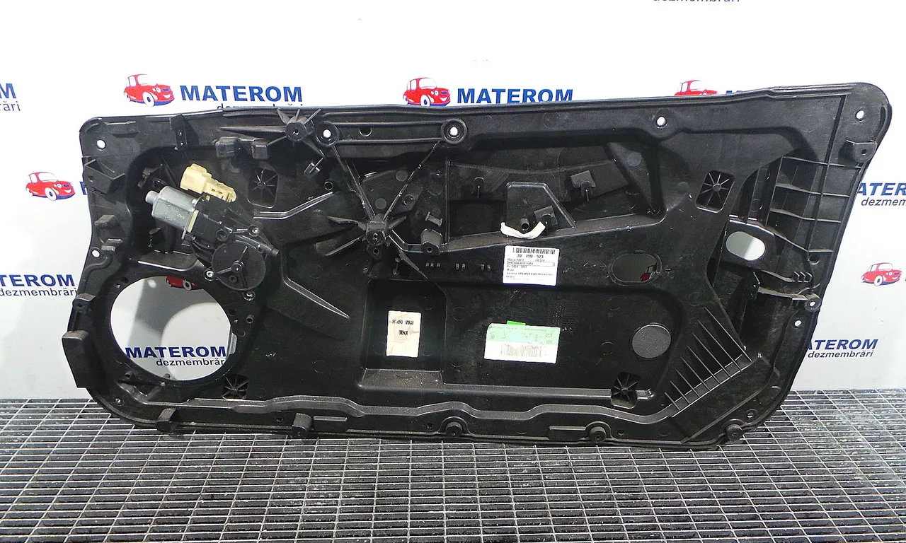 MACARA USA FATA DREAPTA FORD FIESTA VI 2008-2012
