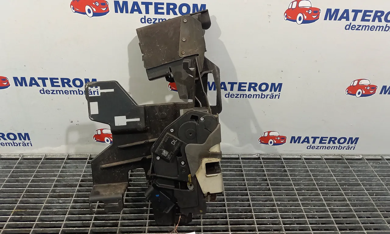 INCUIETOARE USA FATA DREAPTA FORD FIESTA VI 2008-2017