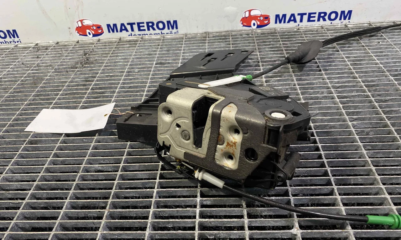INCUIETOARE USA SPATE DREAPTA FORD FIESTA VI 2008-2017