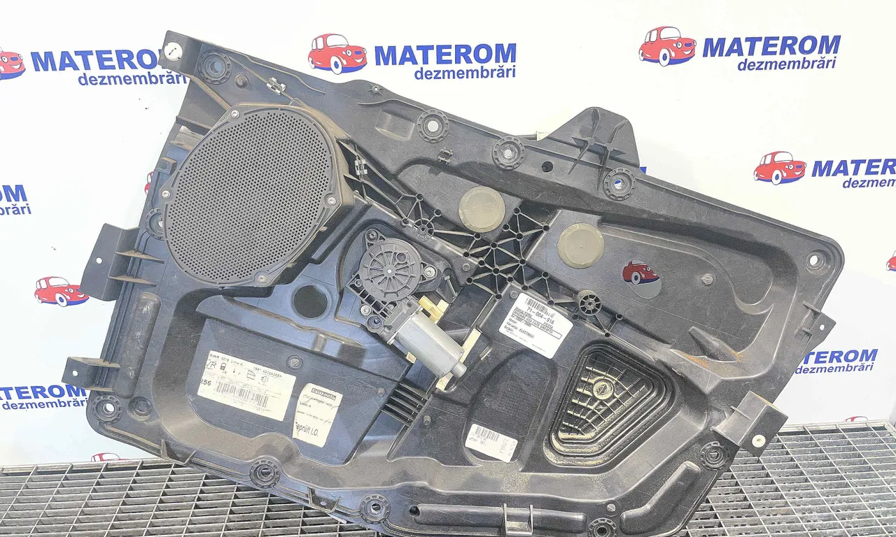 MACARA USA FATA DREAPTA FORD FIESTA 2000-2014