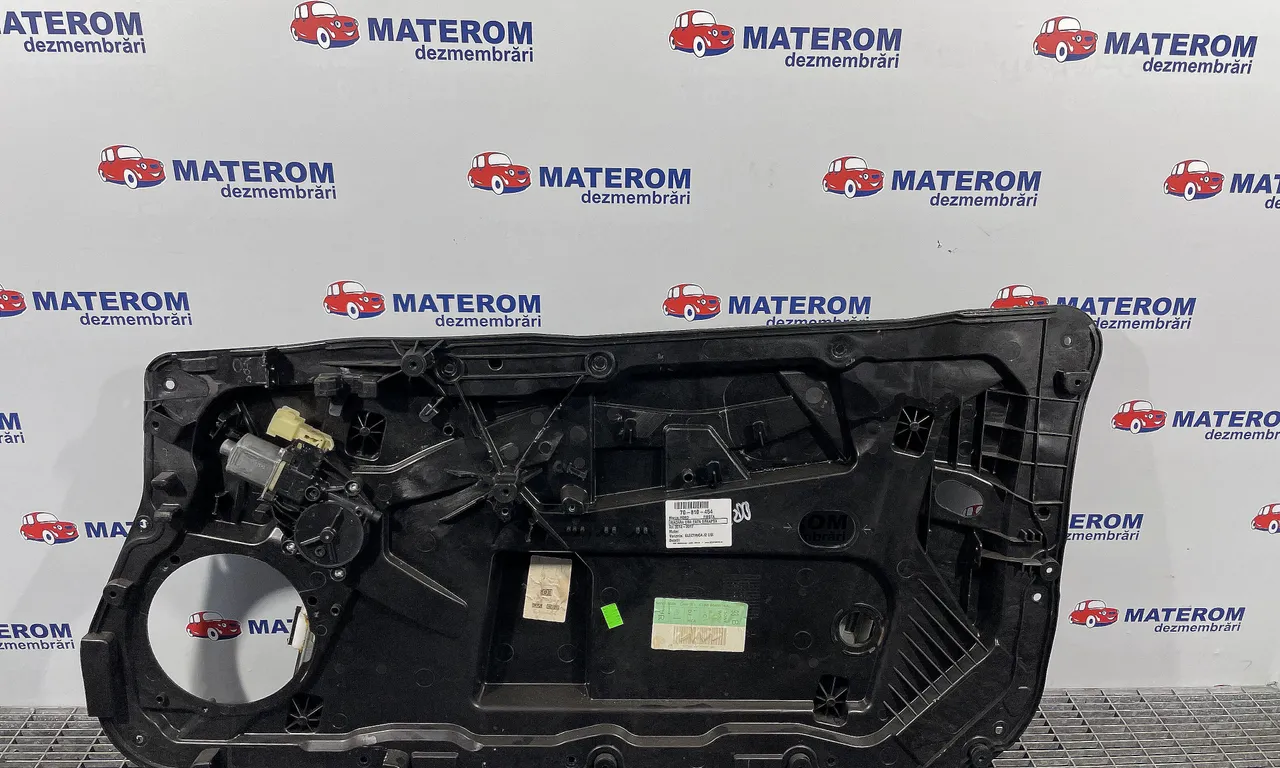 MACARA USA FATA DREAPTA FORD FIESTA 2010-2017