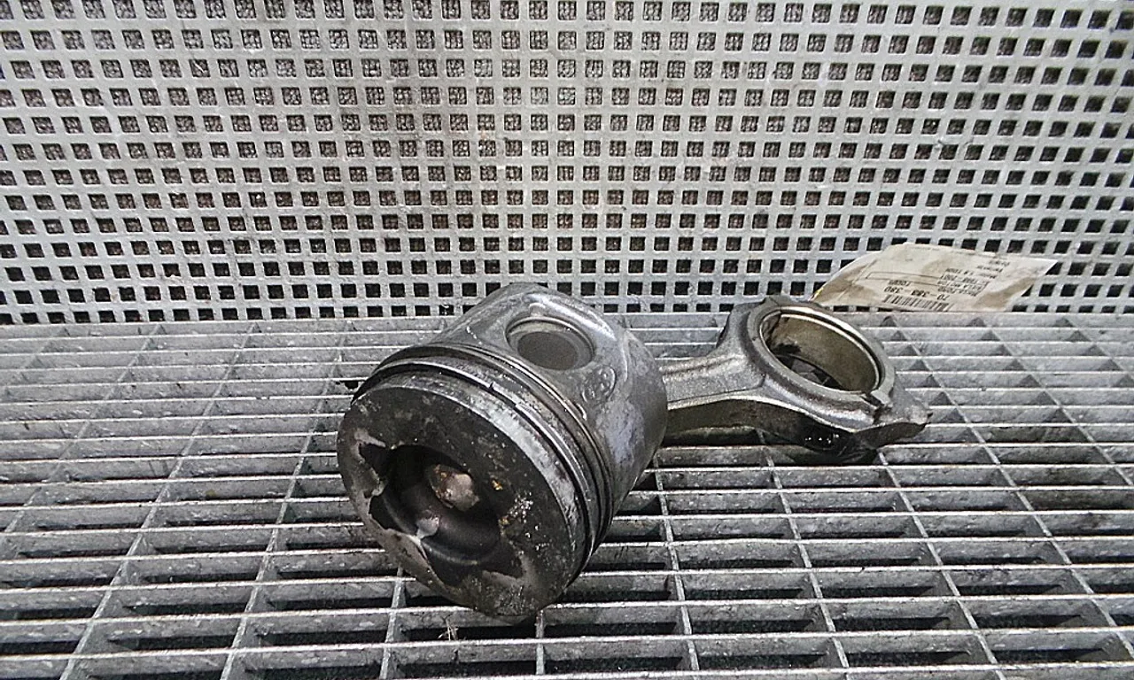 PISTON FORD FOCUS I 1998-2009