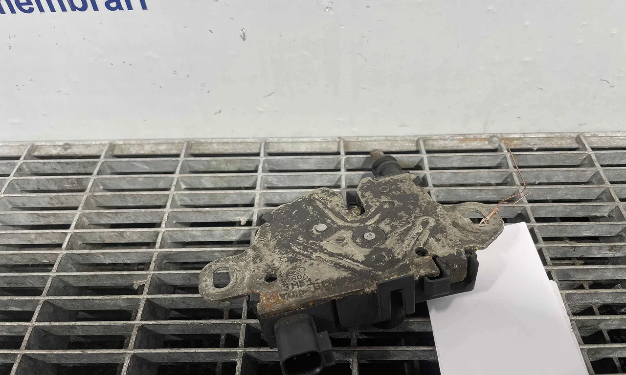 INCUIETOARE CAPOTA FATA FORD FOCUS II 2004-2013