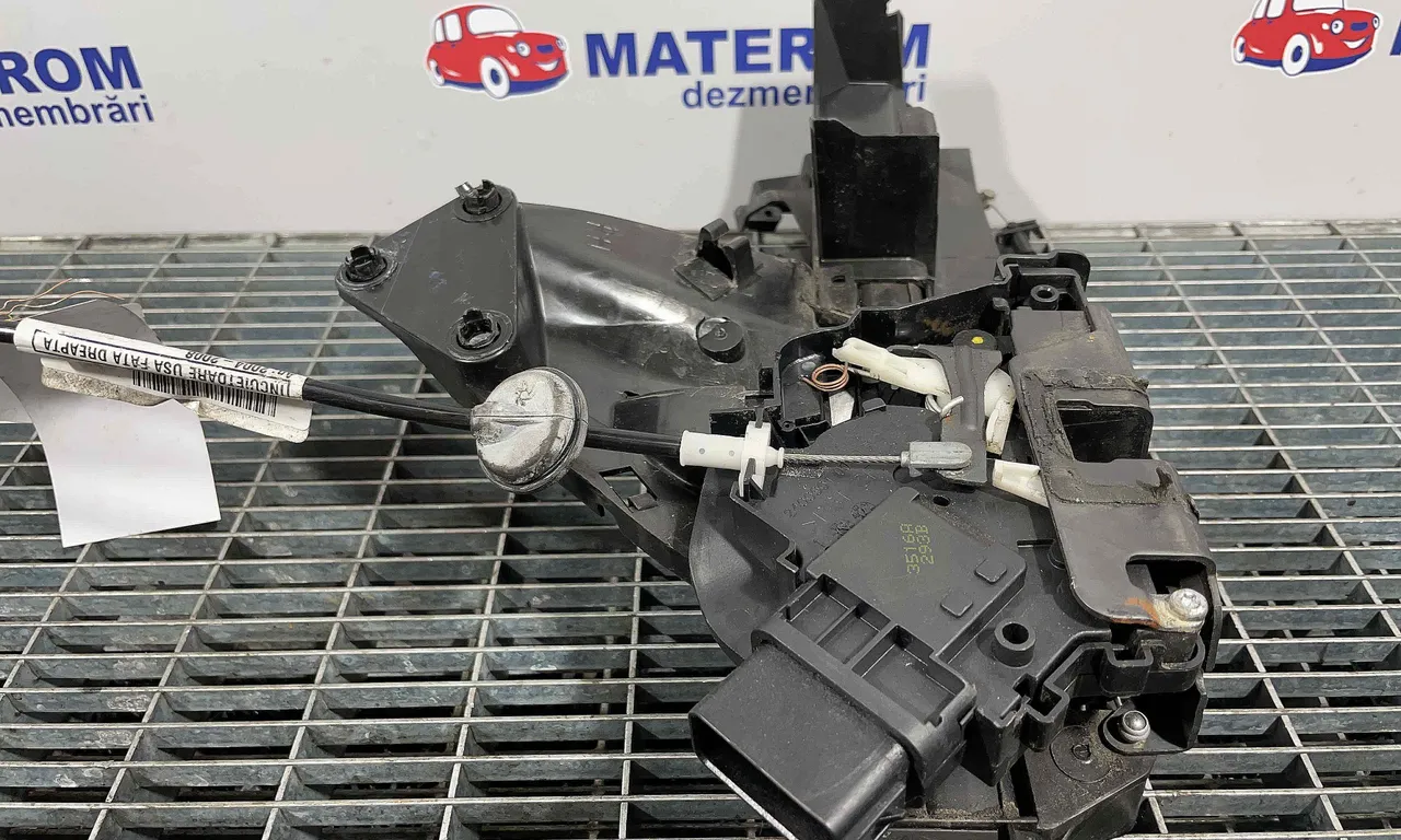 INCUIETOARE USA FATA DREAPTA FORD FOCUS II 2004-2013