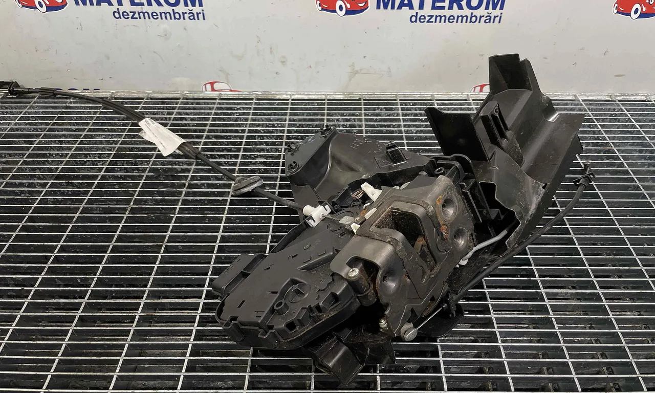 INCUIETOARE USA FATA DREAPTA FORD FOCUS II 2004-2013