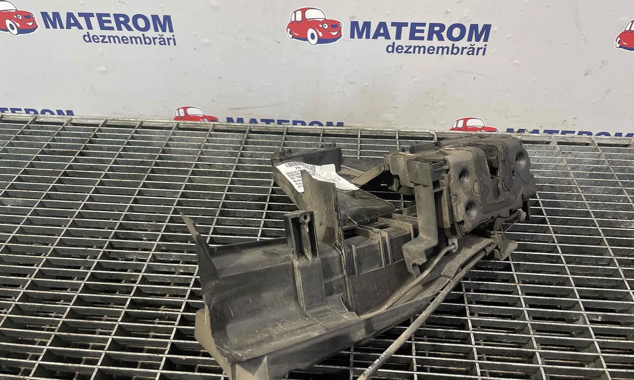 INCUIETOARE USA FATA STANGA FORD FOCUS II 2004-2013