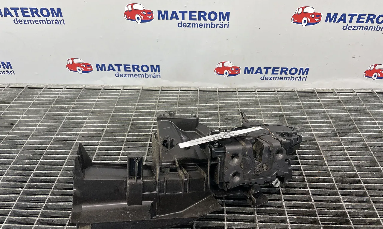 INCUIETOARE USA FATA STANGA FORD FOCUS II 2004-2013