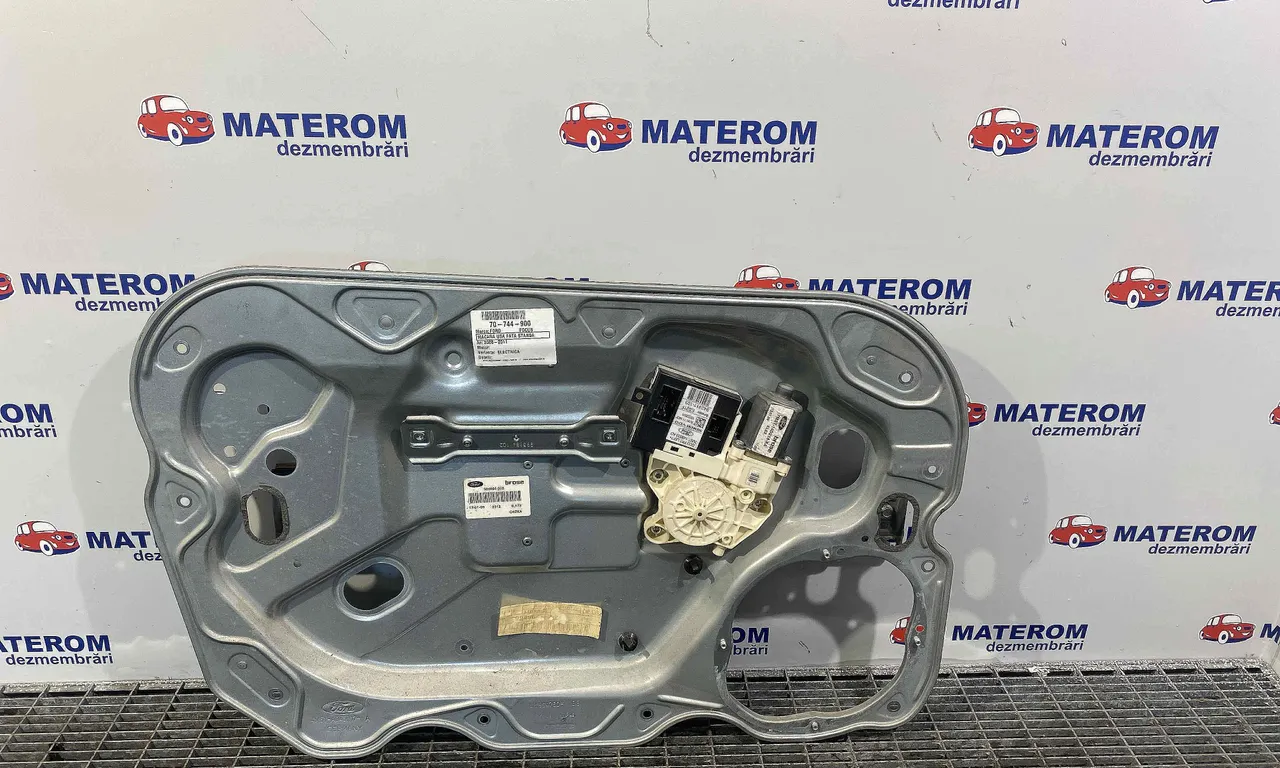 MACARA USA FATA STANGA FORD FOCUS II 2004-2013