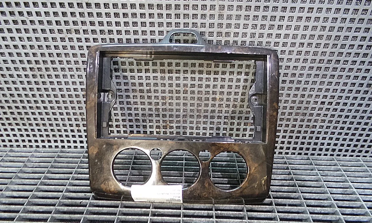 ORNAMENT RADIO CD FORD FOCUS II 2004-2013