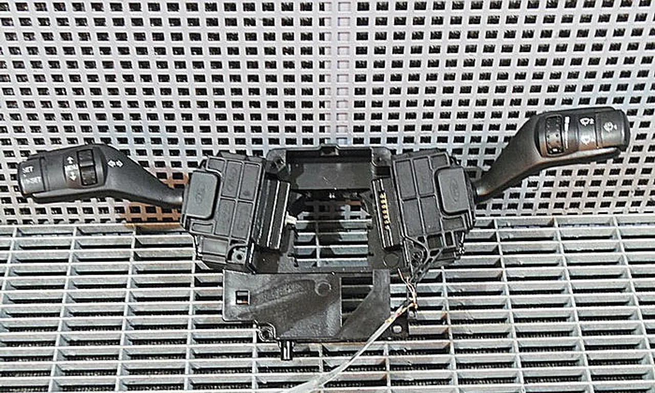 BLOC SEMNALIZARE FORD FOCUS II 2004-2013
