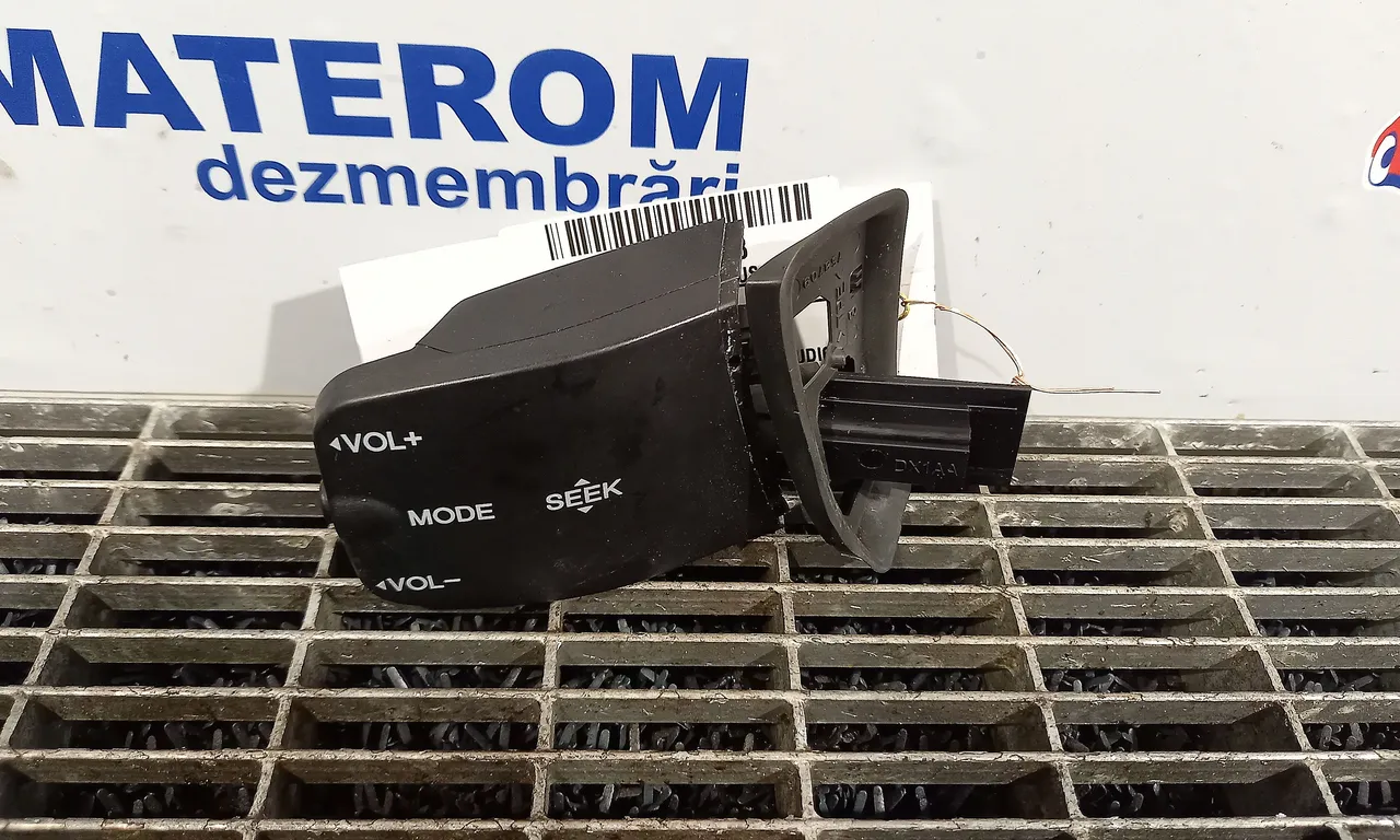 BUTOANE COMENZI VOLAN FORD FOCUS II 2004-2013