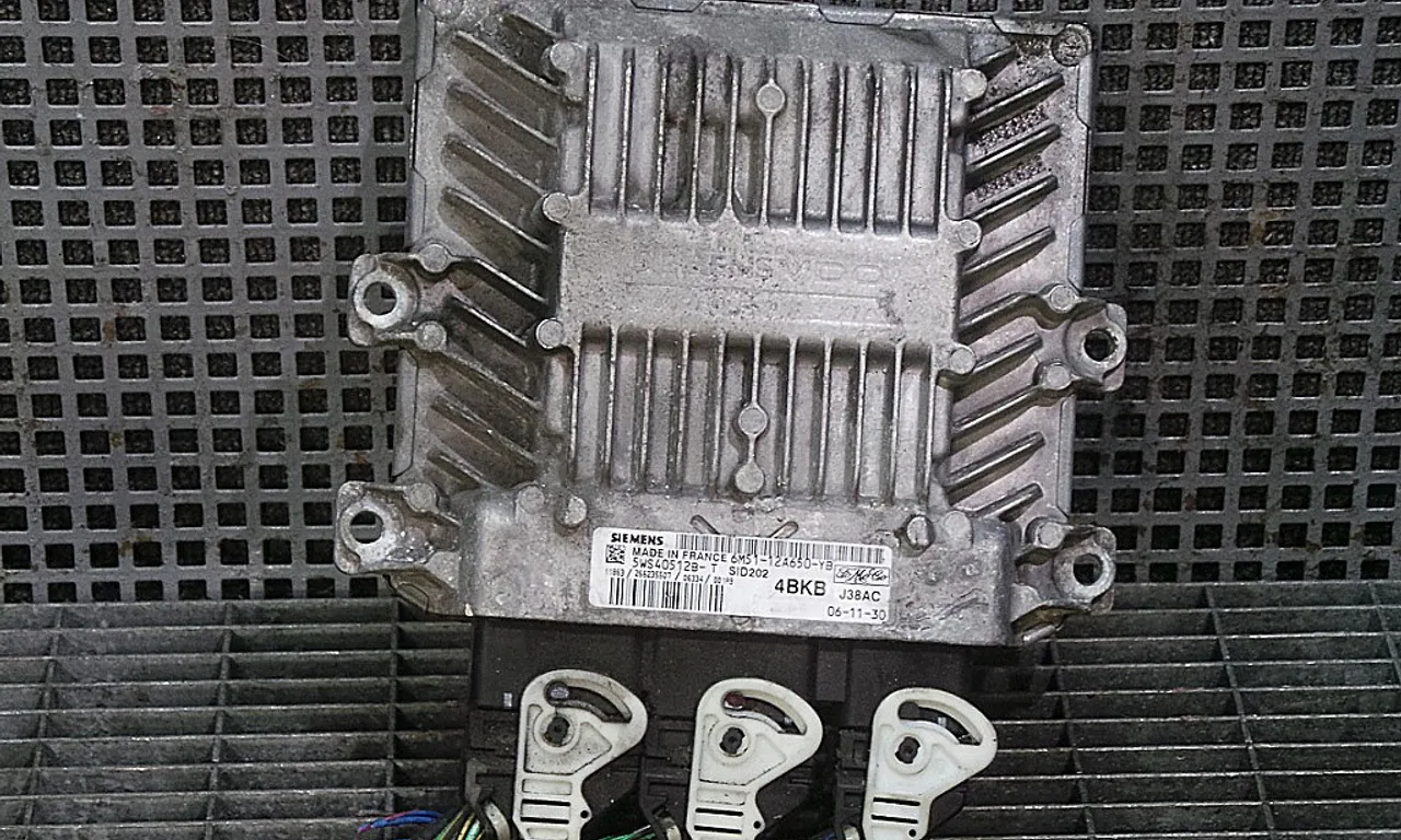 CALCULATOR MOTOR FORD FOCUS II 2004-2013