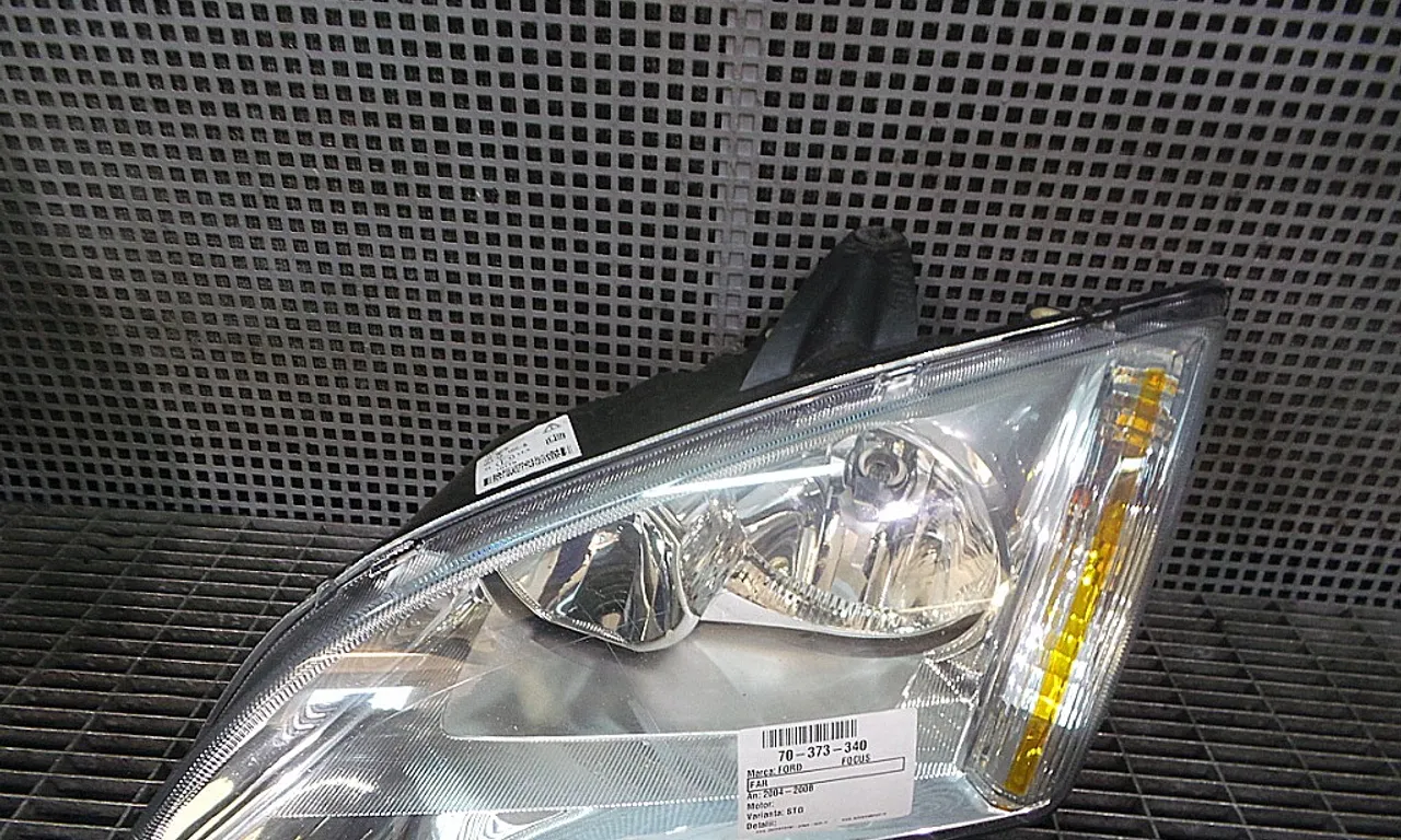FAR STANGA FORD FOCUS II 2004-2013
