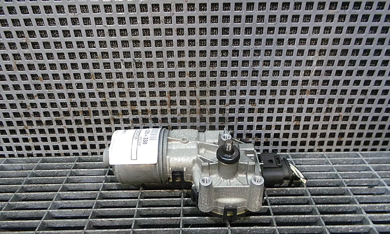 MOTORAS STERGATOR PARBRIZ FORD FOCUS II 2004-2013