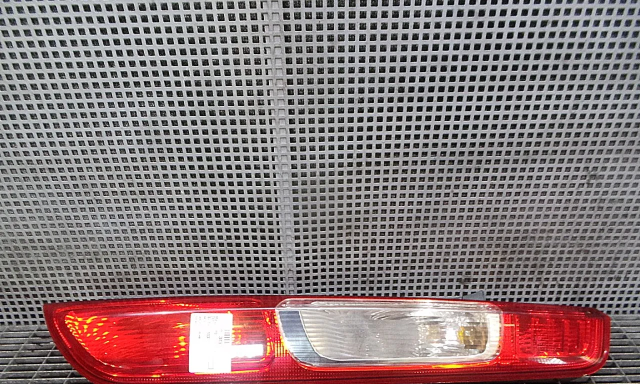 STOP DREAPTA FORD FOCUS II 2004-2013