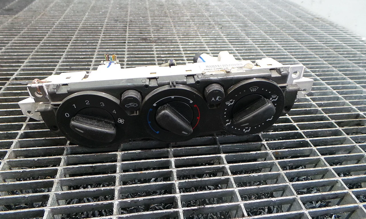TABLOU COMANDA INCALZIRE FORD FOCUS II 2004-2013