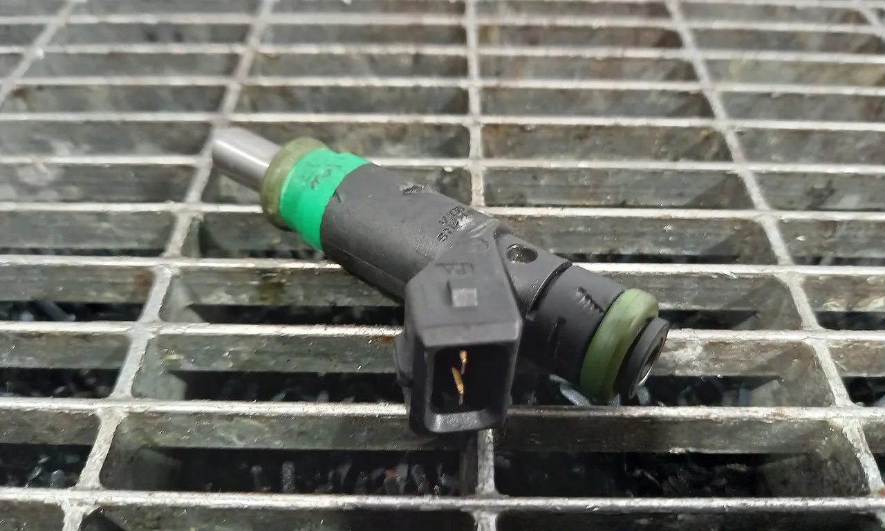 INJECTOR FORD FOCUS II 2004-2013