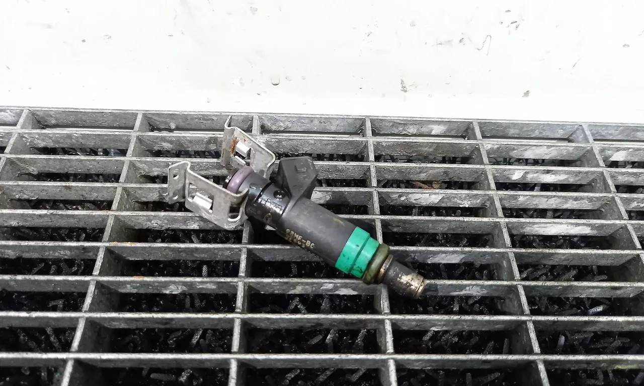 INJECTOR FORD FOCUS II 2004-2013