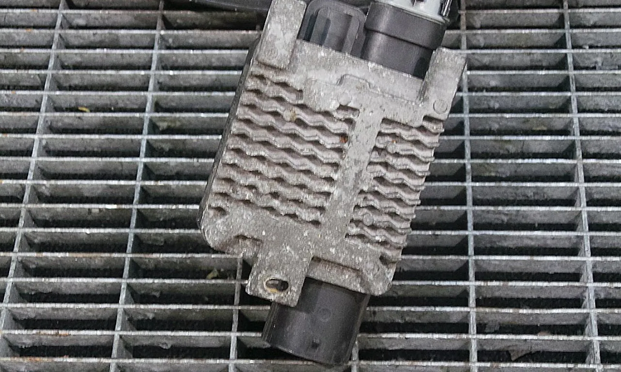 VENTILATOR RADIATOR FORD FOCUS II 2004-2013