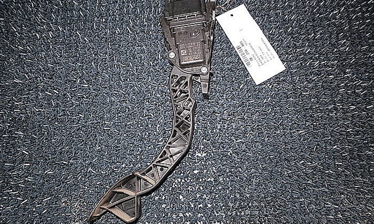 PEDALA ACCELERATIE FORD FOCUS II 2004-2013