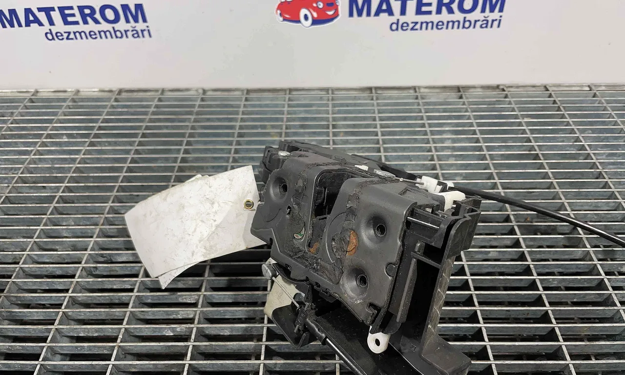 INCUIETOARE USA FATA DREAPTA FORD FOCUS II 2006-2010