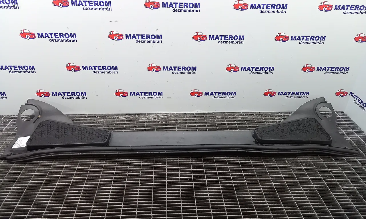 GRILA SUB PARBRIZ FORD FOCUS III 2010-2020