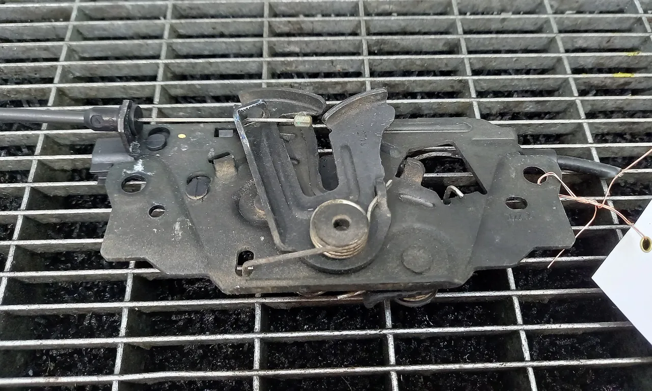 INCUIETOARE CAPOTA FATA FORD FOCUS III 2010-2020